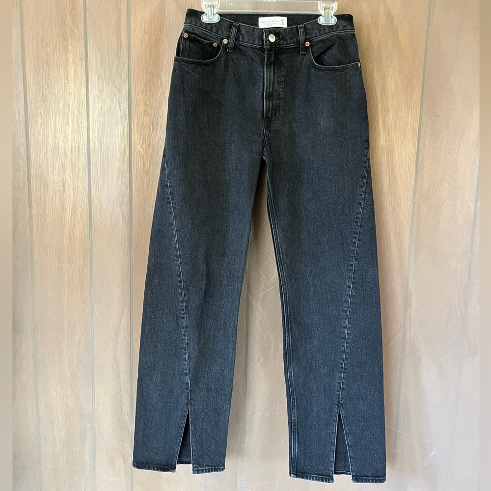 Abercrombie and Fitch The 90s Relaxed Jean High Rise Size 28/6L